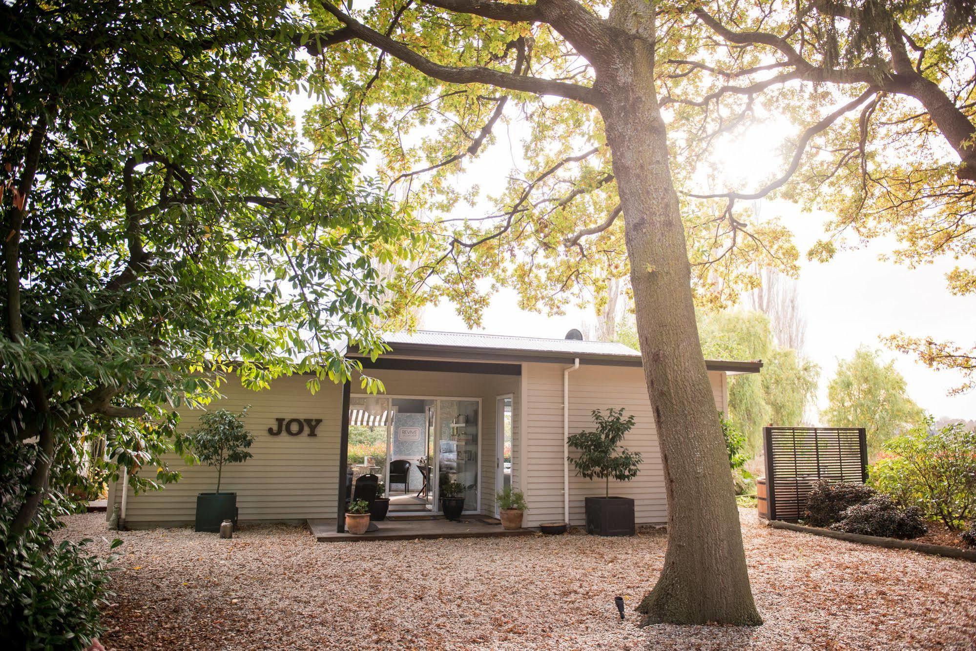Revive On Oakview Boutique Beauty And Accommodation Ashburton Kültér fotó